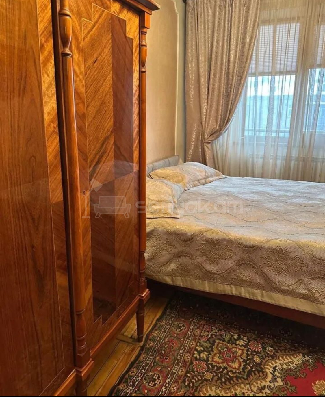 3 Սենյականոց Բնակարան Քարե Շենքում, 100քմ, 5/5 հարկ, Պետական Վիճակում, Կահավորված