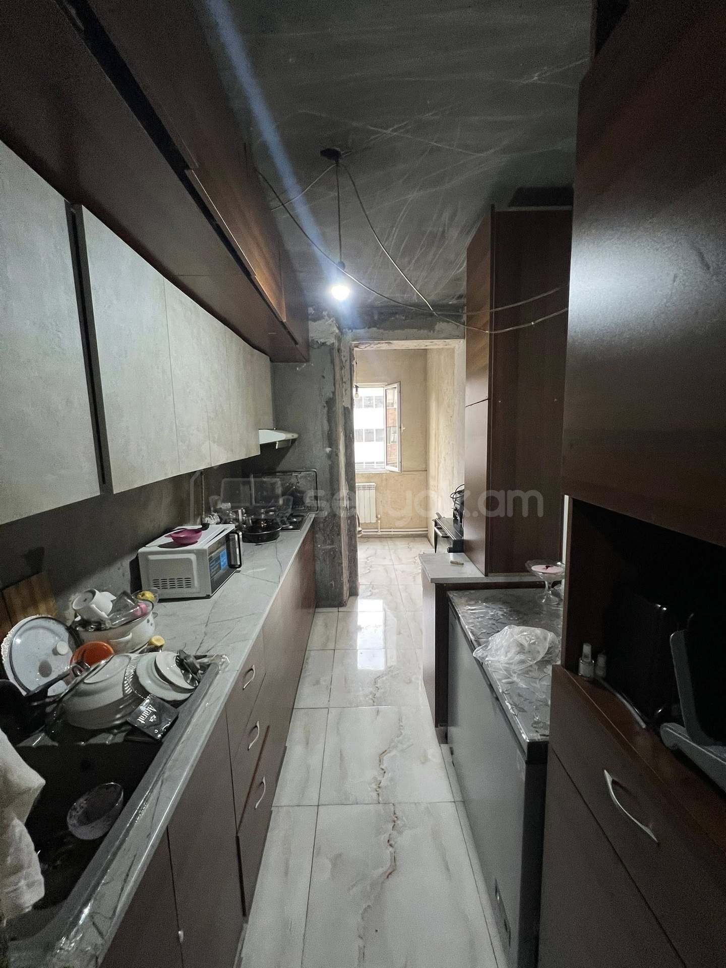 4 Սենյականոց Բնակարան Քարե Շենքում, 120քմ, 4/5 հարկ, Պետական Վիճակում