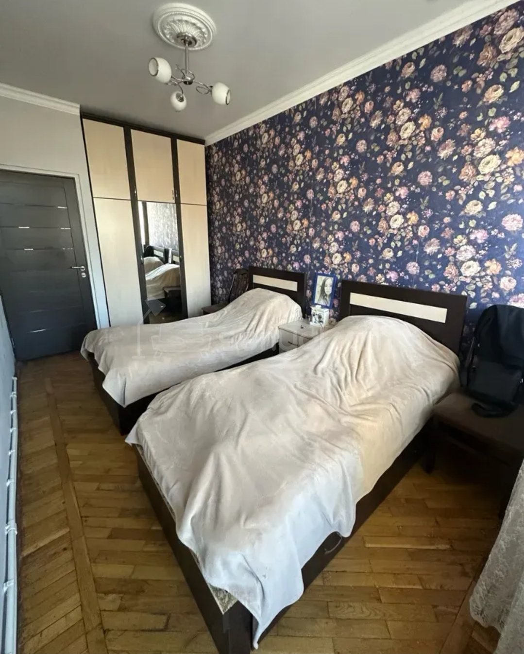 3 Սենյականոց Բնակարան Քարե Շենքում, 68քմ, 4/5 հարկ, Նորմալ Վիճակում