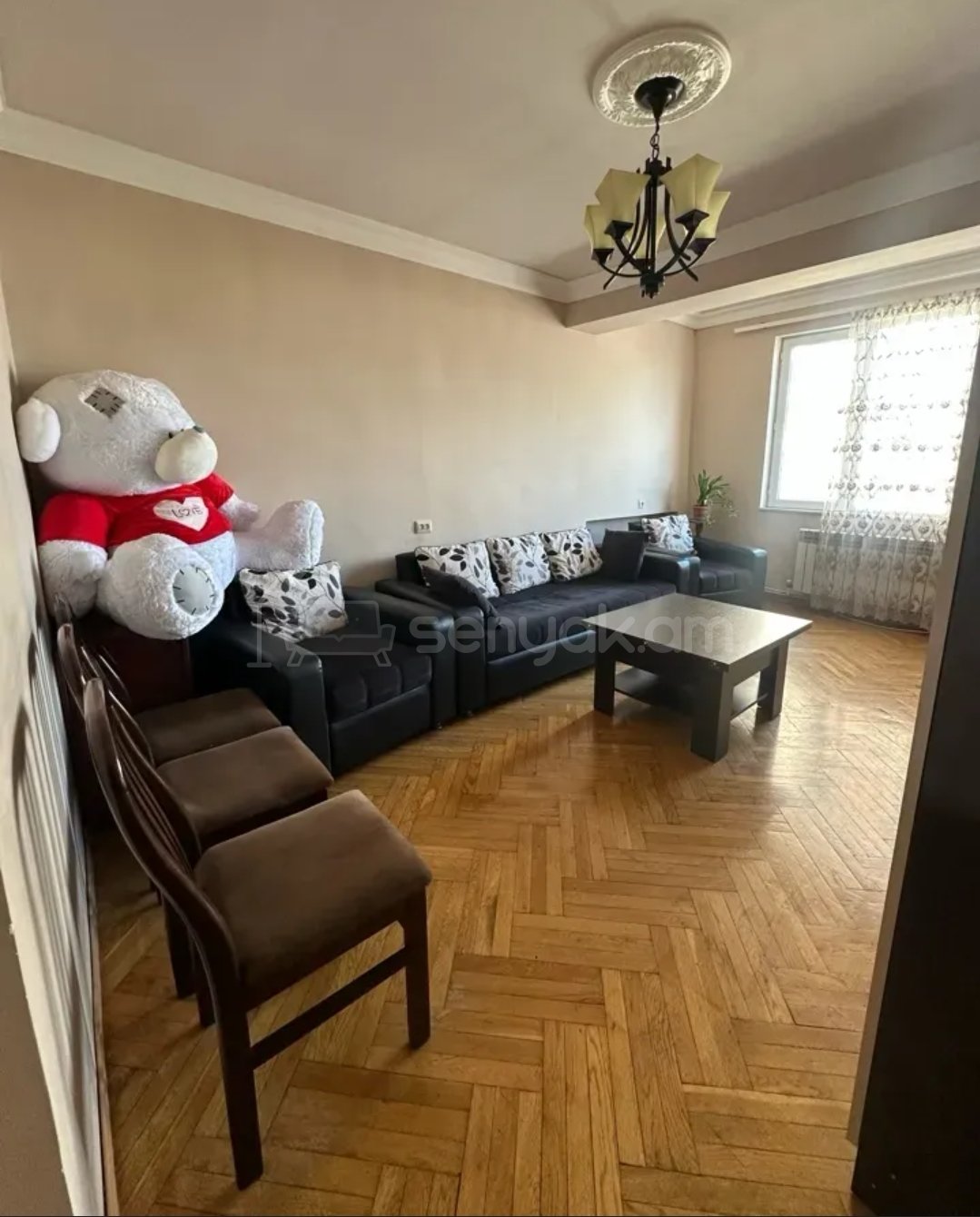 3 Սենյականոց Բնակարան Քարե Շենքում, 68քմ, 4/5 հարկ, Նորմալ Վիճակում