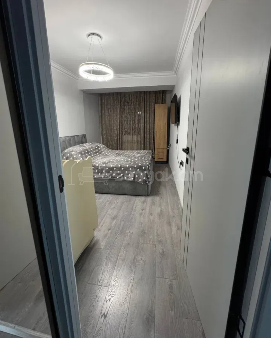 3 Սենյականոց Բնակարան Քարե Շենքում, 72քմ, 2/5 հարկ, Կապիտալ Վերանորոգված