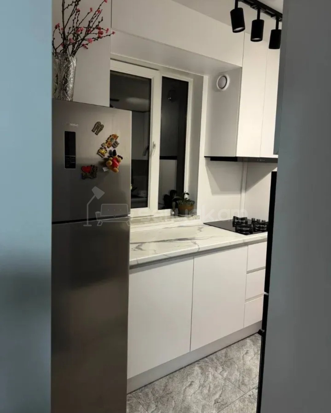 3 Սենյականոց Բնակարան Քարե Շենքում, 72քմ, 2/5 հարկ, Կապիտալ Վերանորոգված