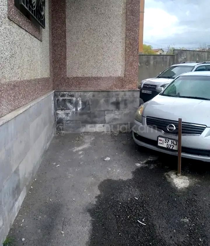 3 Սենյականոց Բնակարան Նորակառույց Քարե Շենքում, 76քմ, 1/3 հարկ, Կապիտալ Վերանորոգված