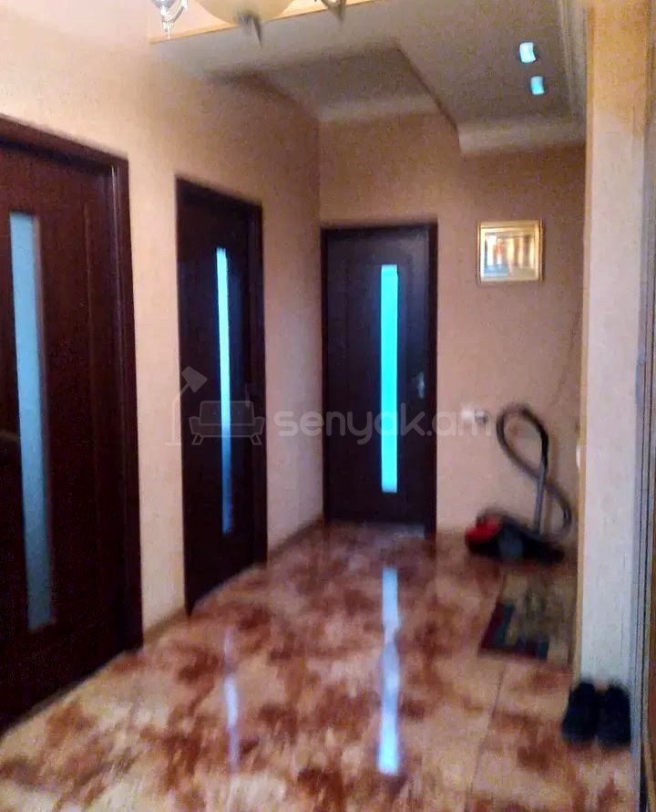 3 Սենյականոց Բնակարան Նորակառույց Քարե Շենքում, 76քմ, 1/3 հարկ, Կապիտալ Վերանորոգված