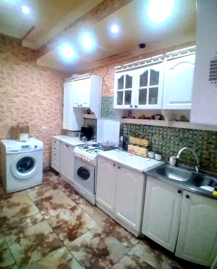 3 Սենյականոց Բնակարան Նորակառույց Քարե Շենքում, 76քմ, 1/3 հարկ, Կապիտալ Վերանորոգված