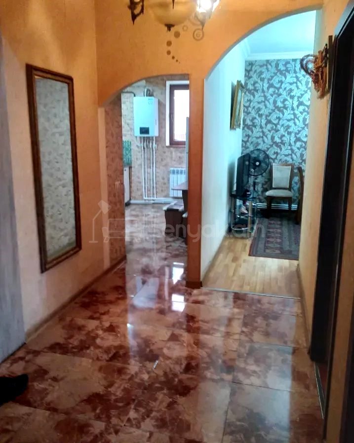 3 Սենյականոց Բնակարան Նորակառույց Քարե Շենքում, 76քմ, 1/3 հարկ, Կապիտալ Վերանորոգված