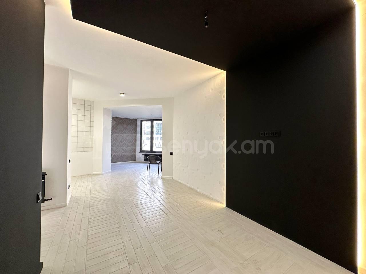 2 Սենյականոց Բնակարան Քարե Շենքում, 93քմ, 5/5 հարկ, Կապիտալ Վերանորոգված