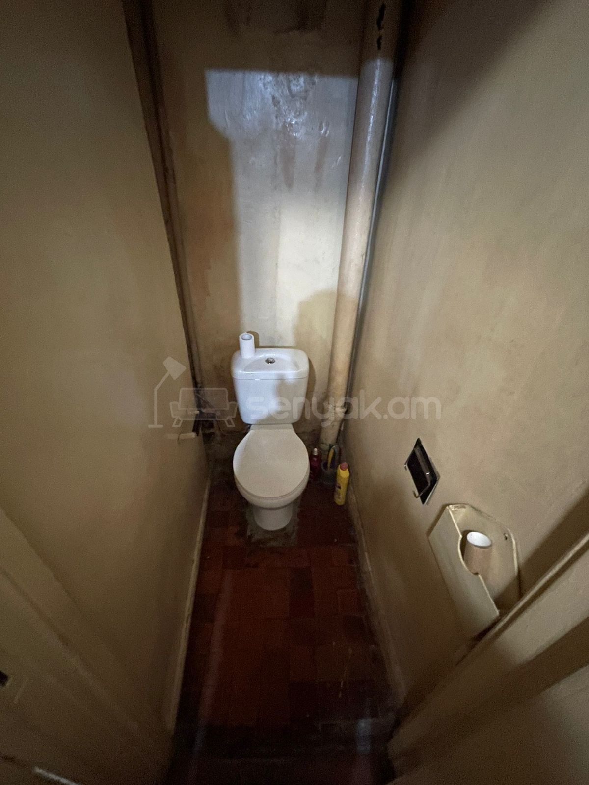 2 Սենյականոց Բնակարան Քարե Շենքում, 63քմ, 2/5 հարկ, Պետական Վիճակում