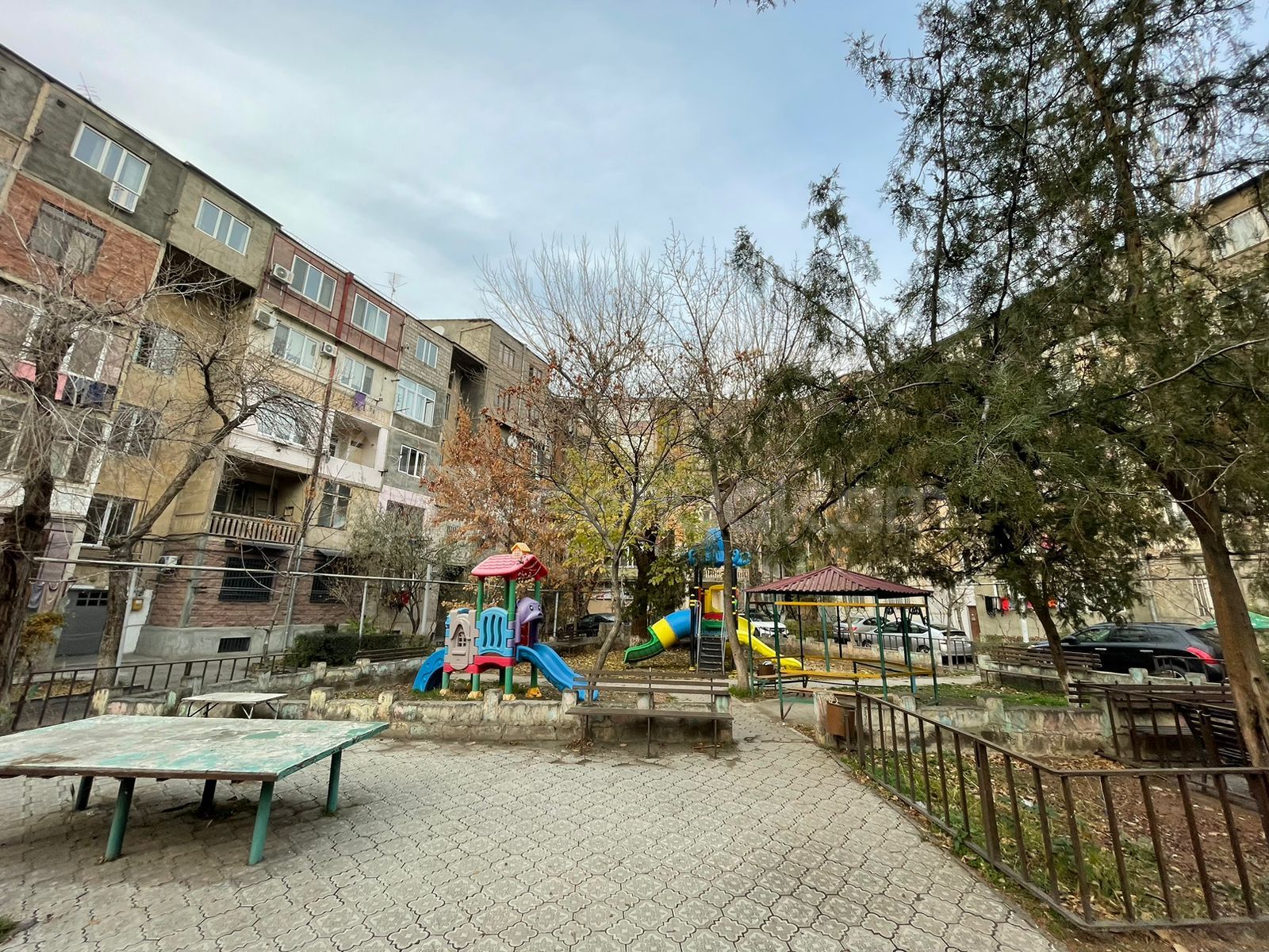 2 Սենյականոց Բնակարան Քարե Շենքում, 63քմ, 2/5 հարկ, Պետական Վիճակում