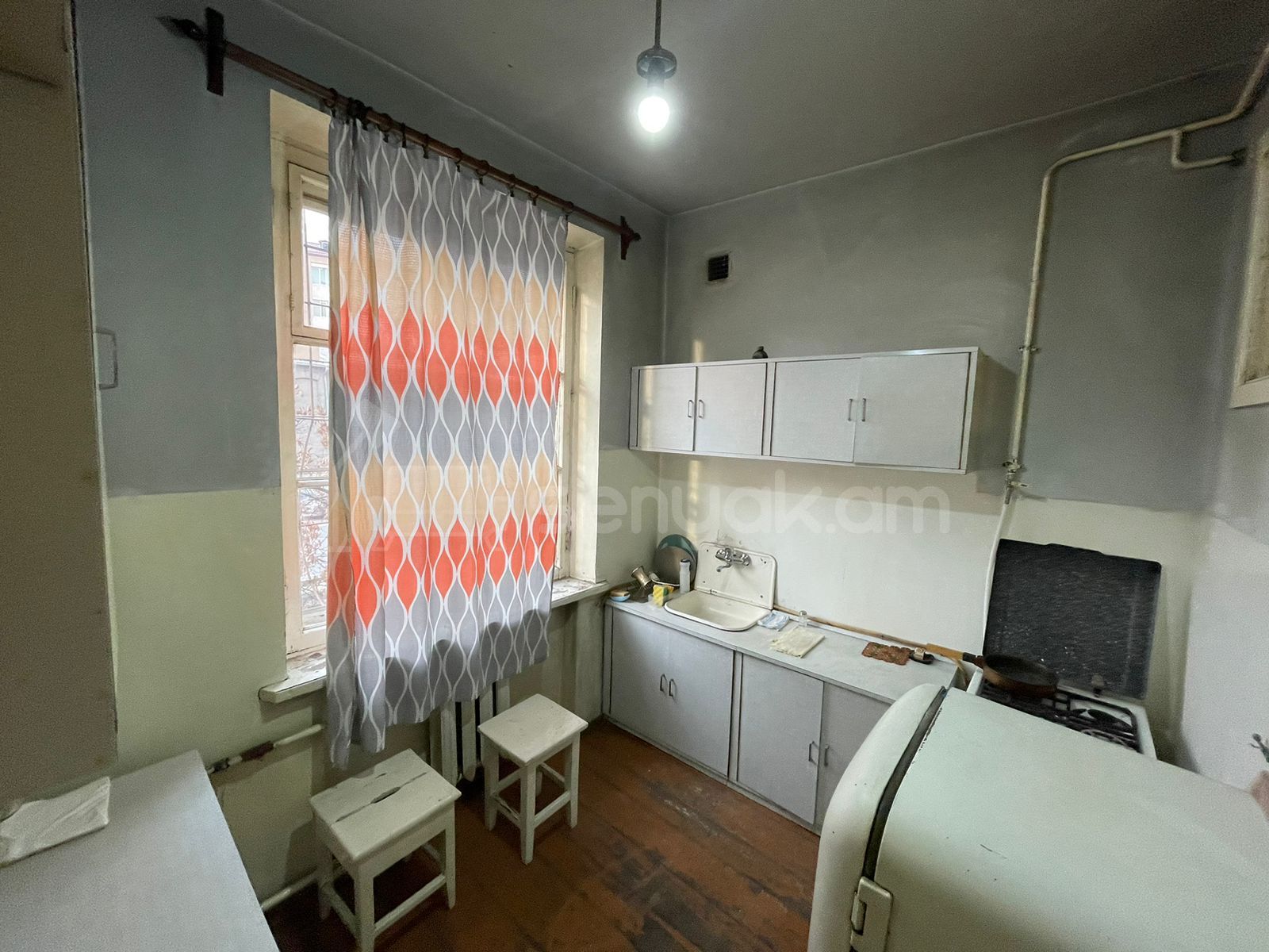 2 Սենյականոց Բնակարան Քարե Շենքում, 63քմ, 2/5 հարկ, Պետական Վիճակում