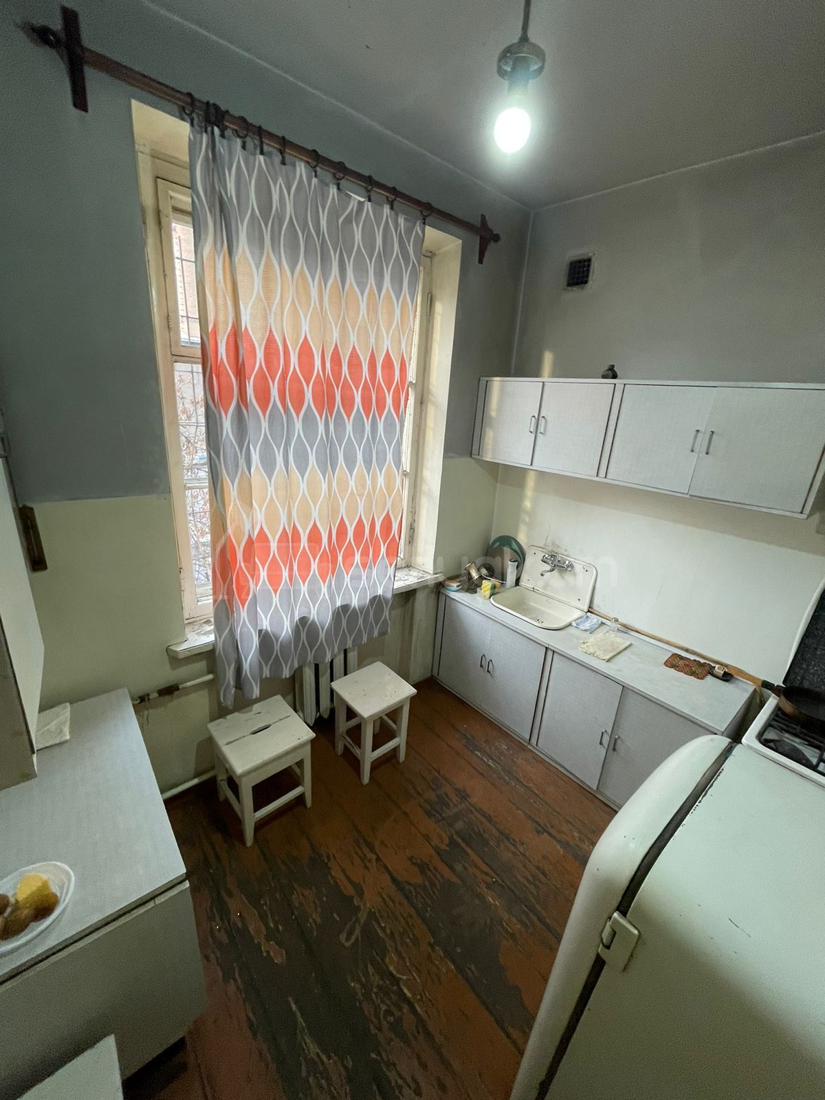 2 Սենյականոց Բնակարան Քարե Շենքում, 63քմ, 2/5 հարկ, Պետական Վիճակում