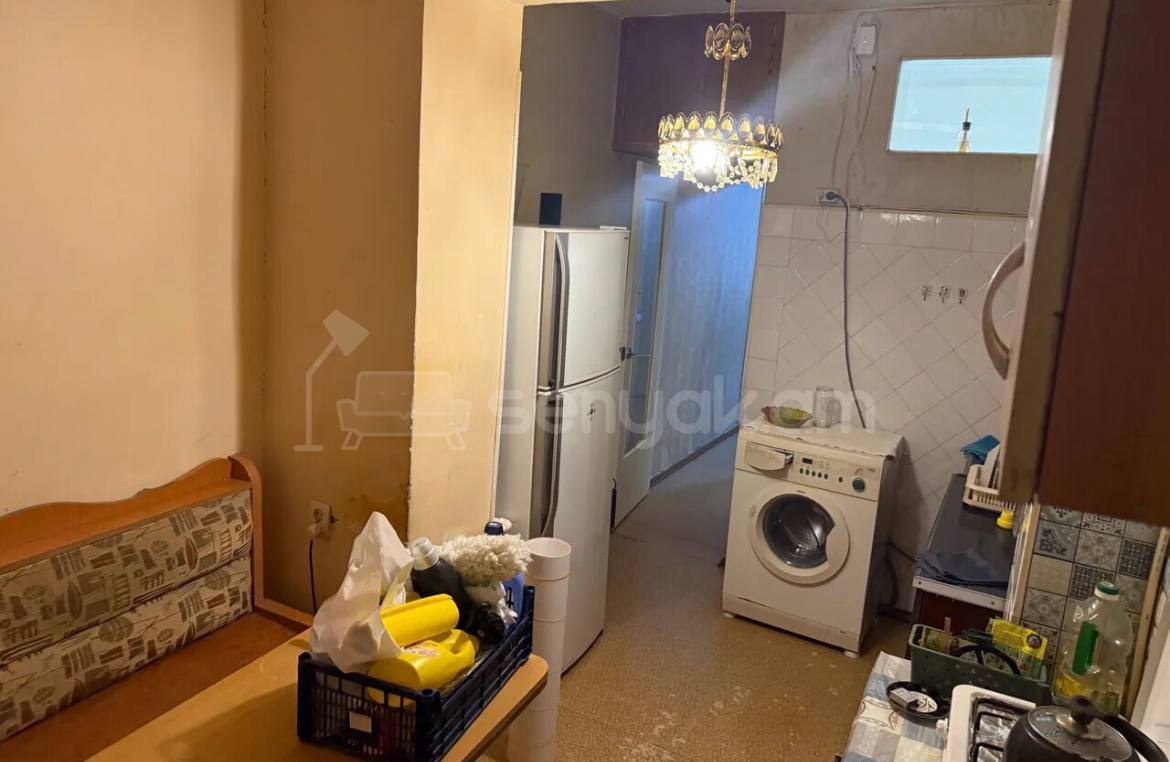 2 Սենյականոց Բնակարան Քարե Շենքում, 43քմ, 5/5 հարկ, Պետական Վիճակում, Կահավորված