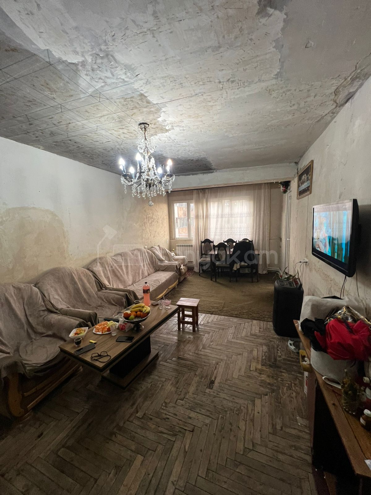 5 Սենյականոց Բնակարան Քարե Շենքում, 120քմ, 4/5 հարկ, Պետական Վիճակում