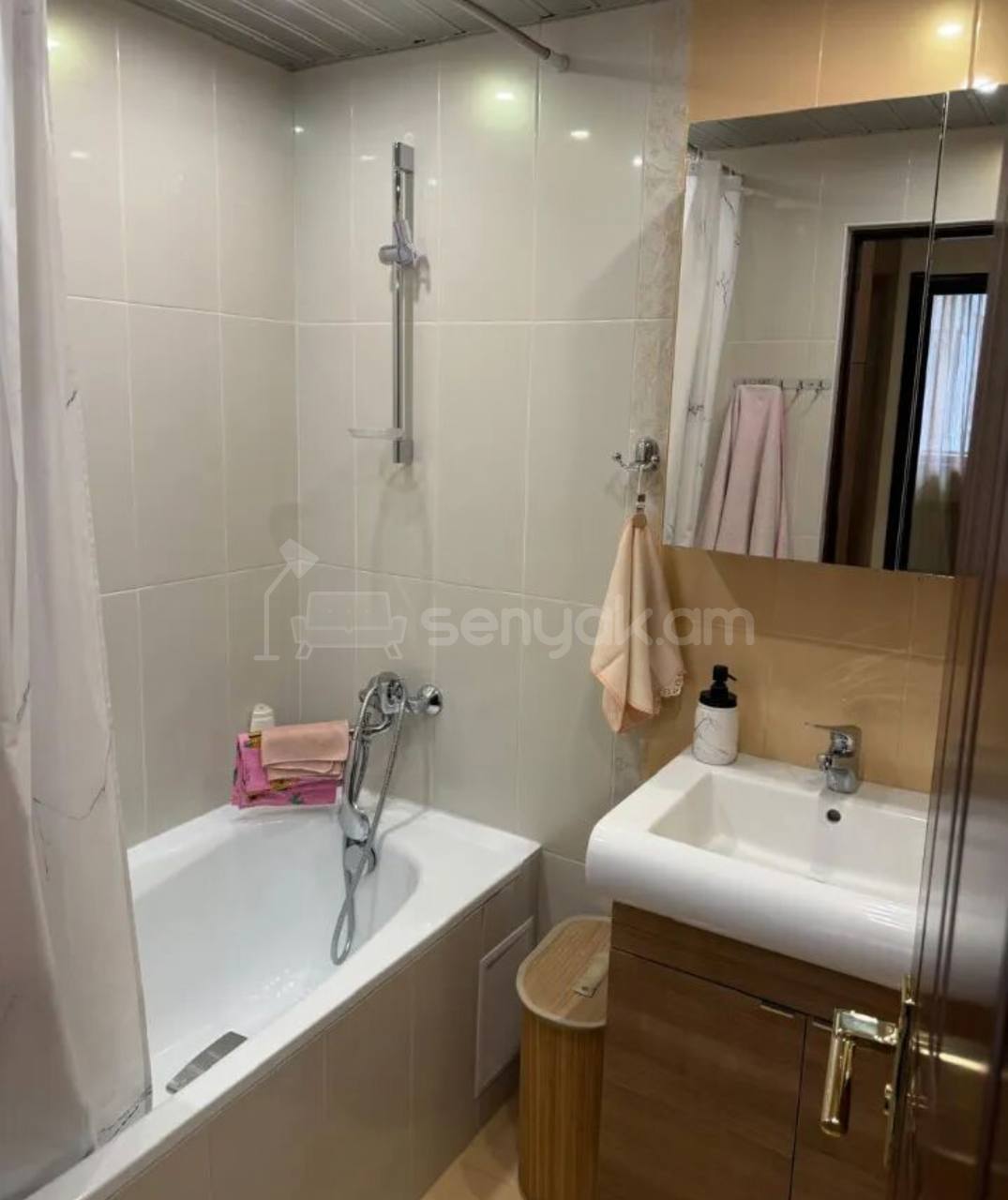 2 Սենյականոց Բնակարան, 58քմ, 2/9 հարկ, Կապիտալ Վերանորոգված, Կահավորված, Արևկող