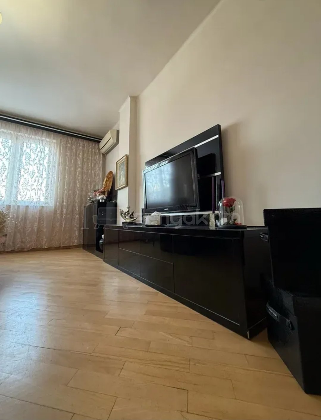 3 Սենյականոց Բնակարան, 63քմ, 4/12 հարկ, Նորմալ Վիճակում