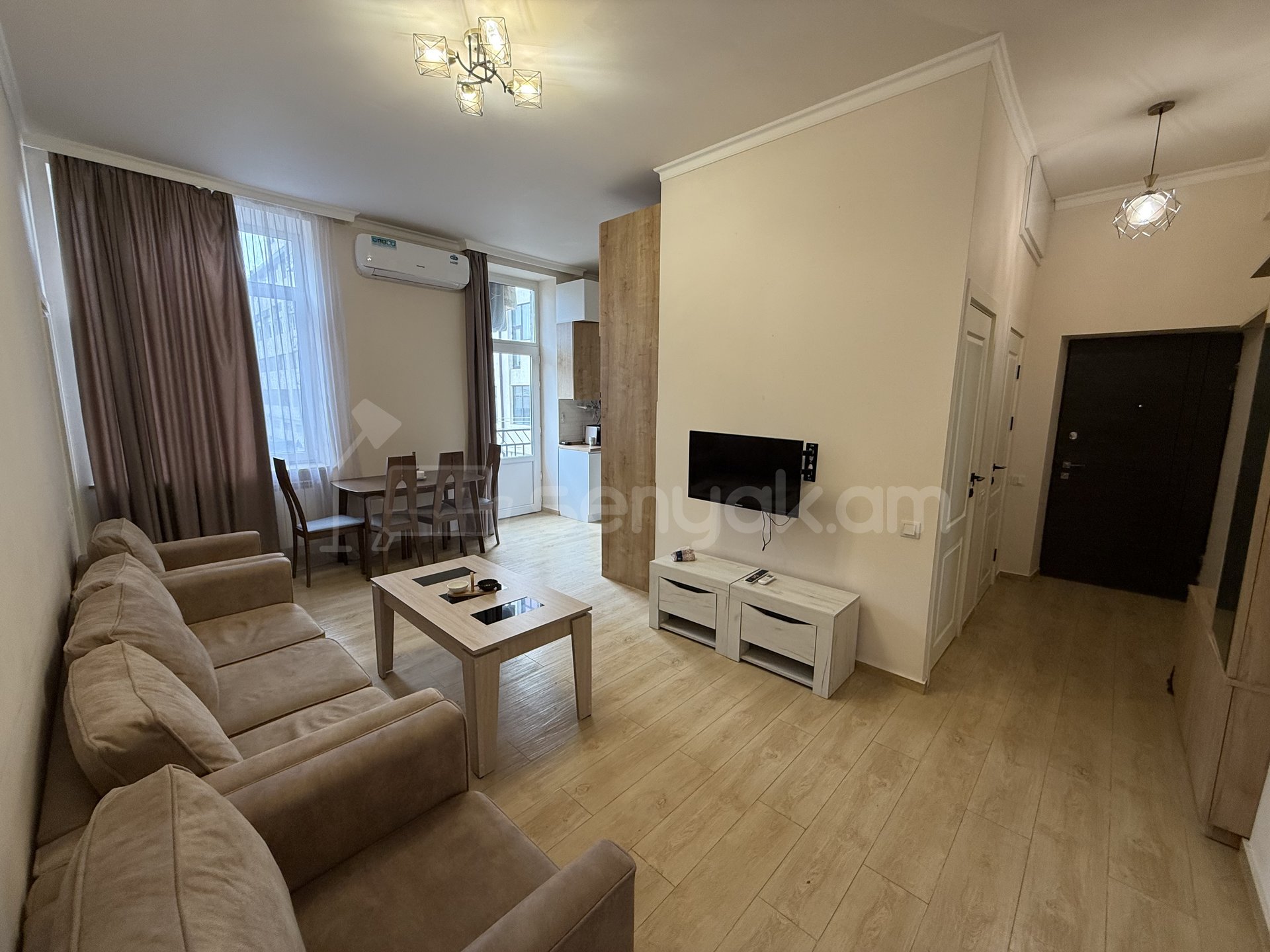 3 Սենյականոց Բնակարան Քարե Շենքում, 48քմ, 2/5 հարկ, Կապիտալ Վերանորոգված