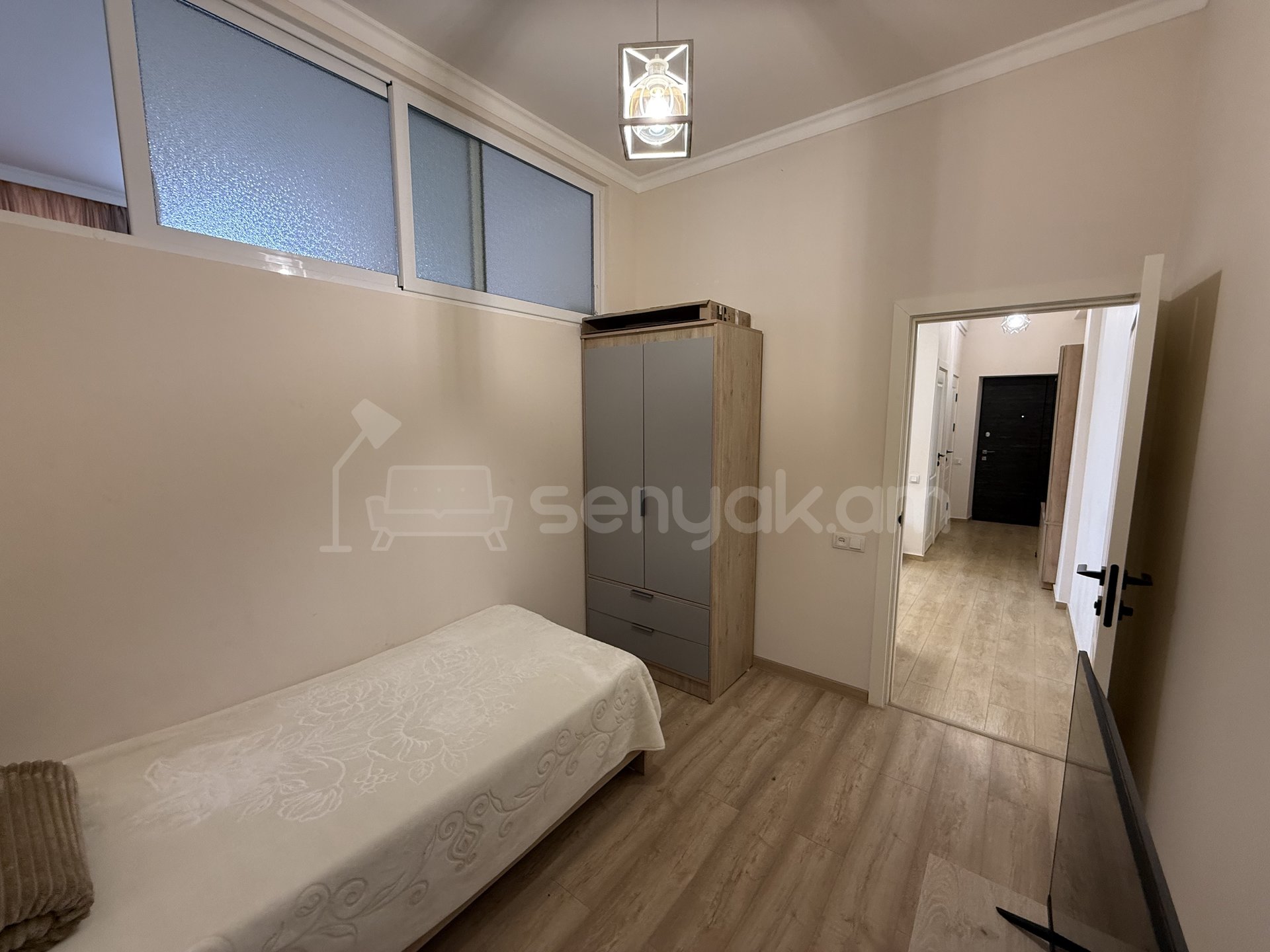 3 Սենյականոց Բնակարան Քարե Շենքում, 48քմ, 2/5 հարկ, Կապիտալ Վերանորոգված