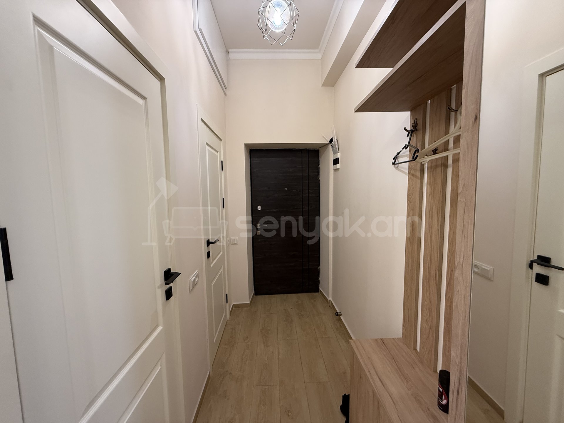 3 Սենյականոց Բնակարան Քարե Շենքում, 48քմ, 2/5 հարկ, Կապիտալ Վերանորոգված