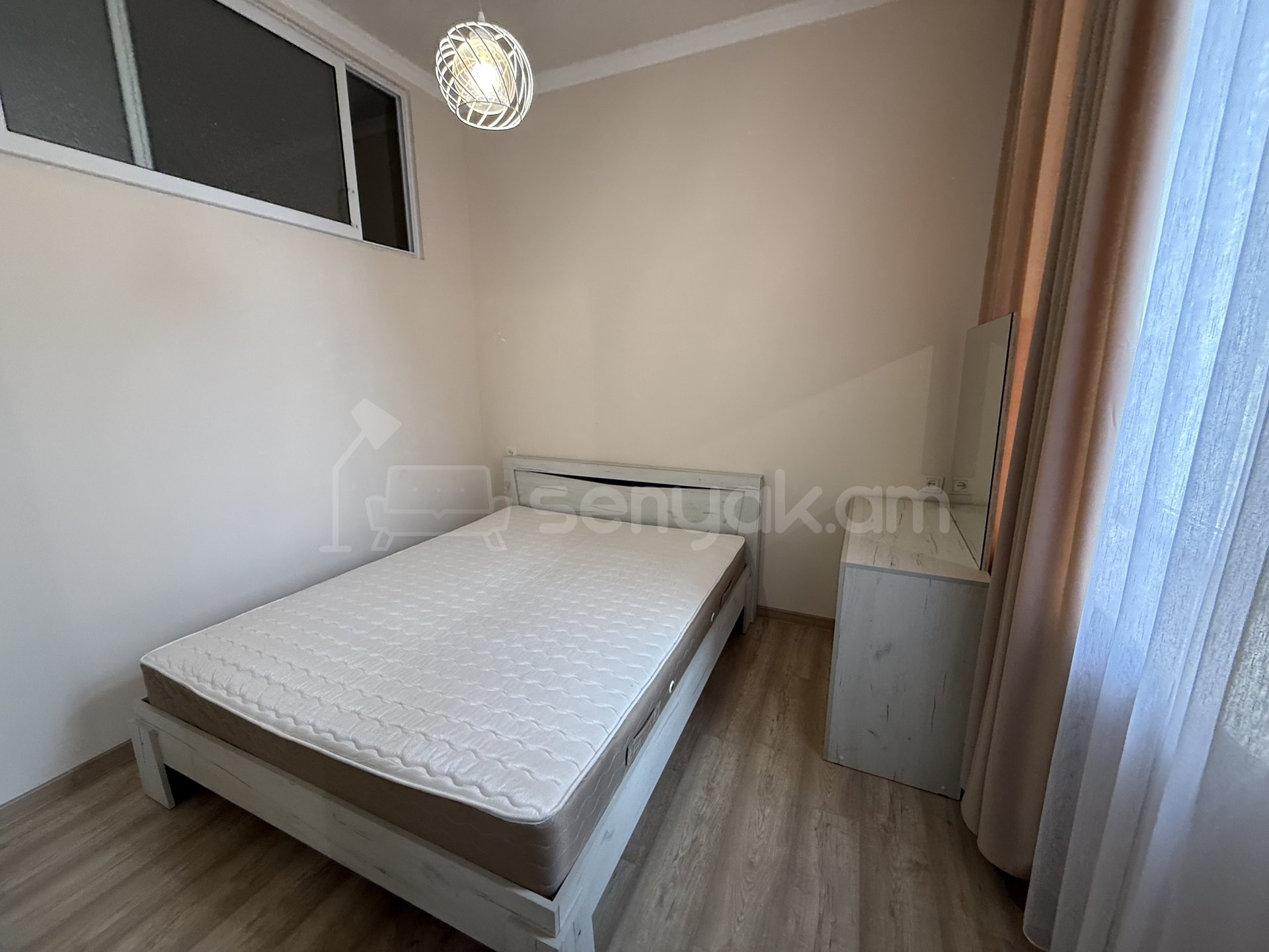 3 Սենյականոց Բնակարան Քարե Շենքում, 48քմ, 2/5 հարկ, Կապիտալ Վերանորոգված