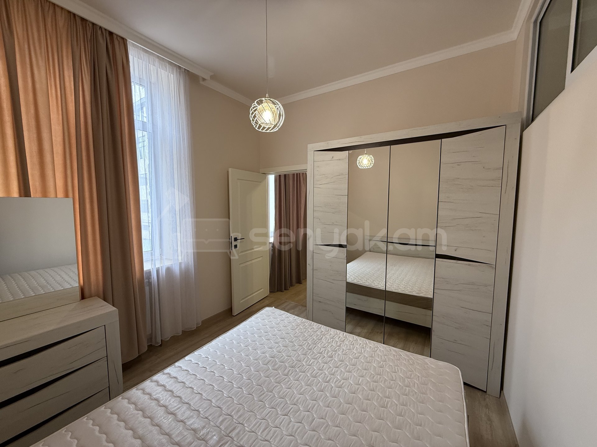 3 Սենյականոց Բնակարան Քարե Շենքում, 48քմ, 2/5 հարկ, Կապիտալ Վերանորոգված