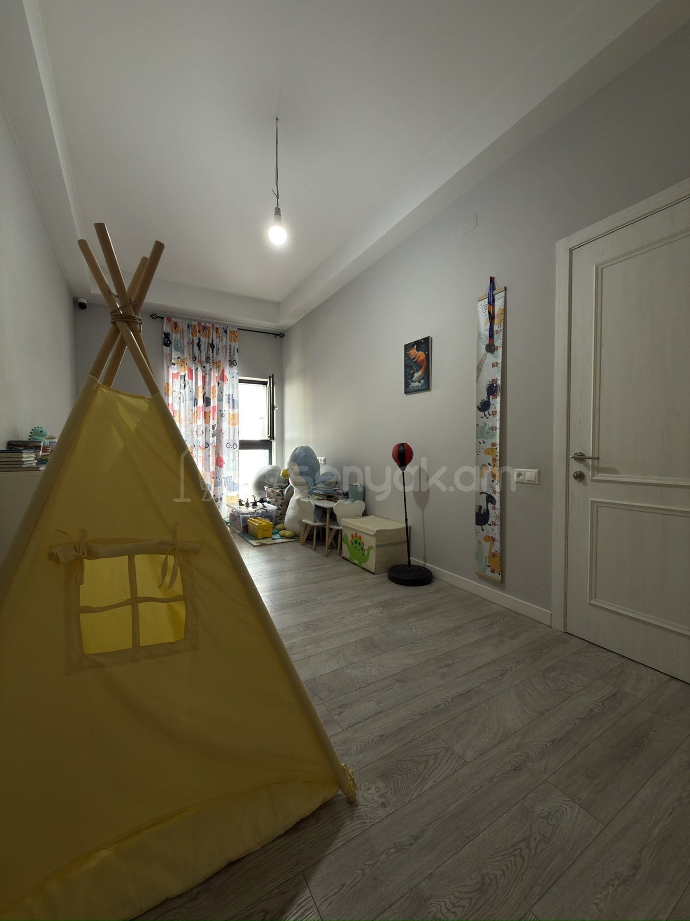 3 Սենյականոց Բնակարան Նորակառույցում, 99քմ, 8/18 հարկ, Դիզայներական Վերանորոգված