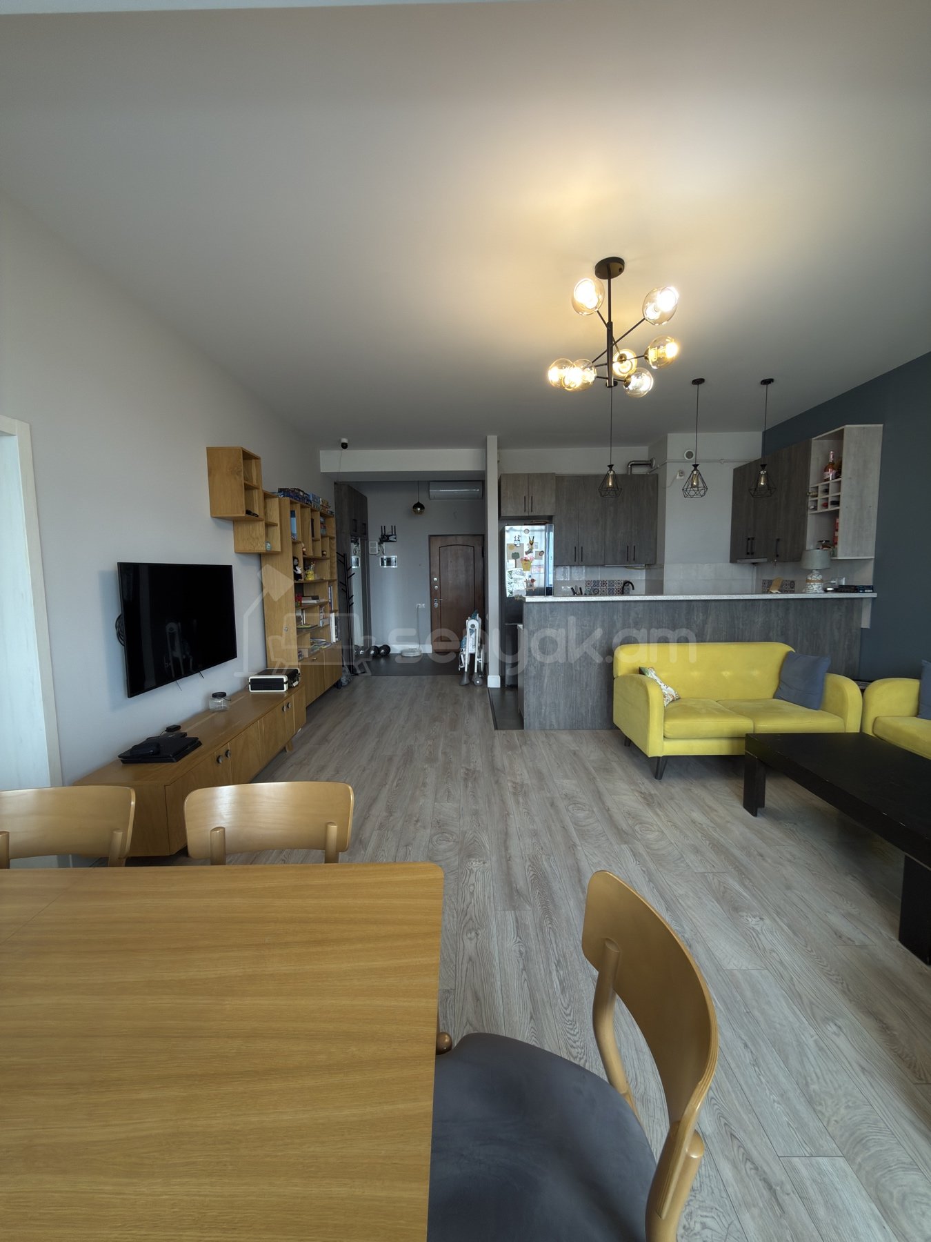 3 Սենյականոց Բնակարան Նորակառույցում, 99քմ, 8/18 հարկ, Դիզայներական Վերանորոգված