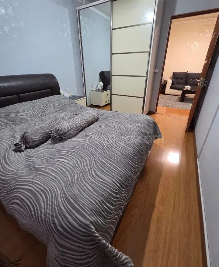 3 Սենյականոց Բնակարան Քարե Շենքում, 82քմ, 1/5 հարկ, Կապիտալ Վերանորոգված