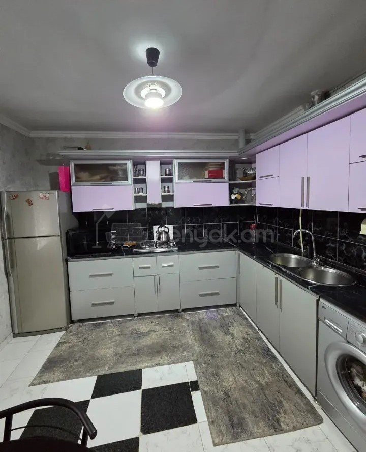 3 Սենյականոց Բնակարան Քարե Շենքում, 82քմ, 1/5 հարկ, Կապիտալ Վերանորոգված