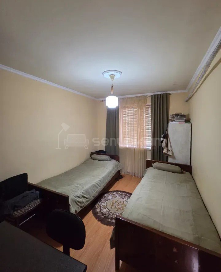 3 Սենյականոց Բնակարան Քարե Շենքում, 82քմ, 1/5 հարկ, Կապիտալ Վերանորոգված