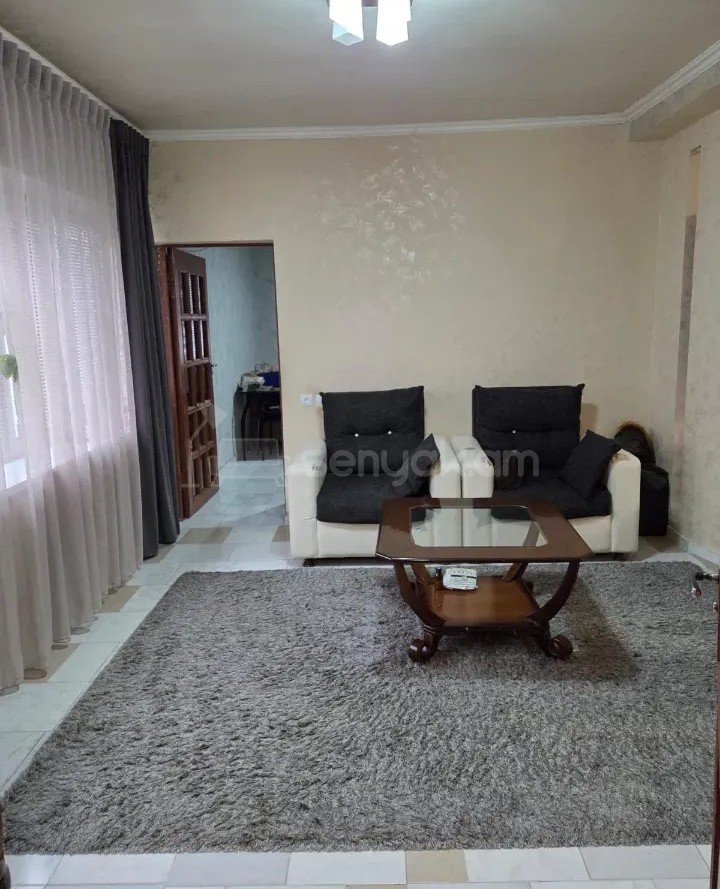 3 Սենյականոց Բնակարան Քարե Շենքում, 82քմ, 1/5 հարկ, Կապիտալ Վերանորոգված