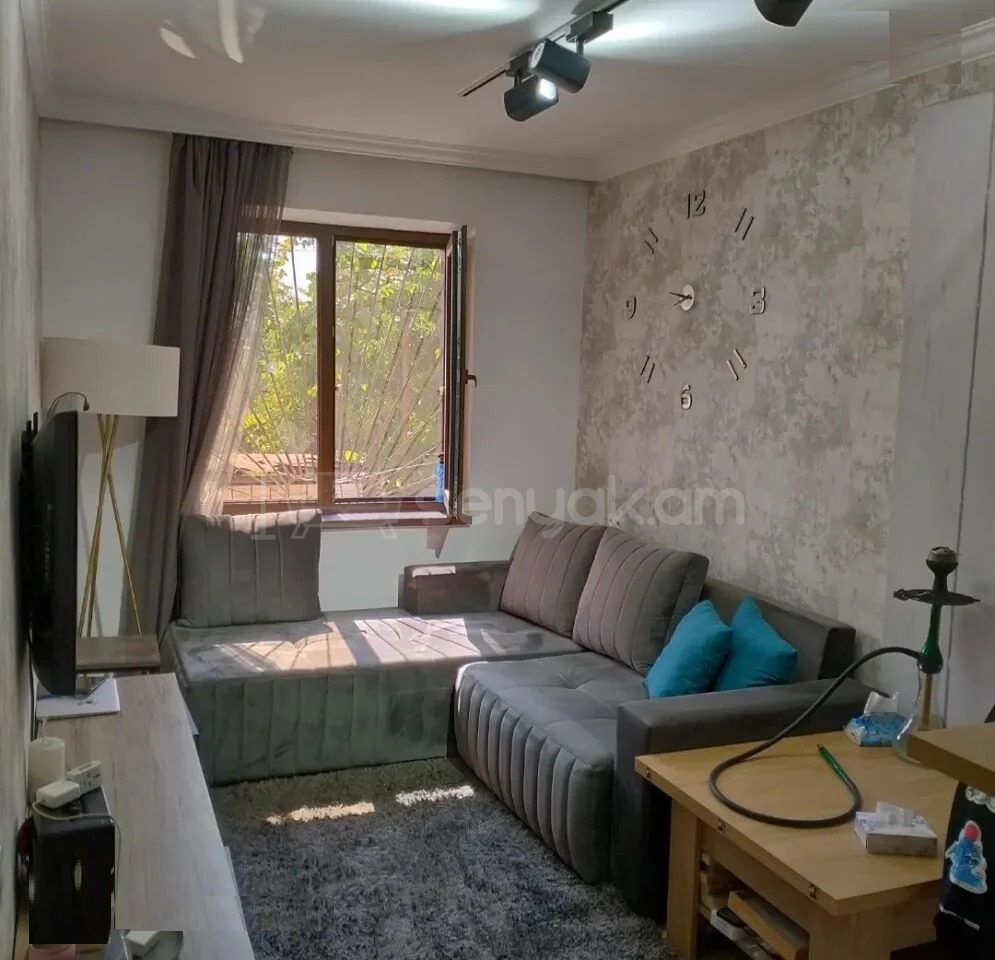 2 Սենյականոց Բնակարան Քարե Շենքում, 30քմ, 1/5 հարկ, Կապիտալ Վերանորոգված