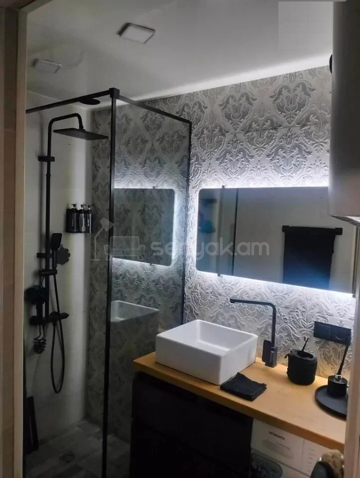 2 Սենյականոց Բնակարան Քարե Շենքում, 30քմ, 1/5 հարկ, Կապիտալ Վերանորոգված