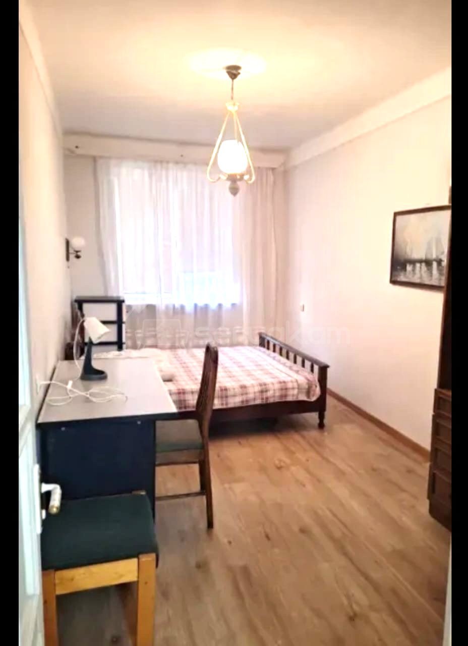 2 Սենյականոց Բնակարան Քարե Շենքում, 60քմ, 1/4 հարկ, Կապիտալ Վերանորոգված