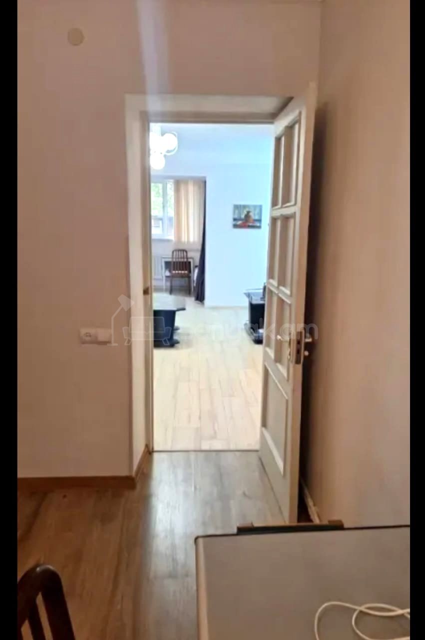 2 Սենյականոց Բնակարան Քարե Շենքում, 60քմ, 1/4 հարկ, Կապիտալ Վերանորոգված