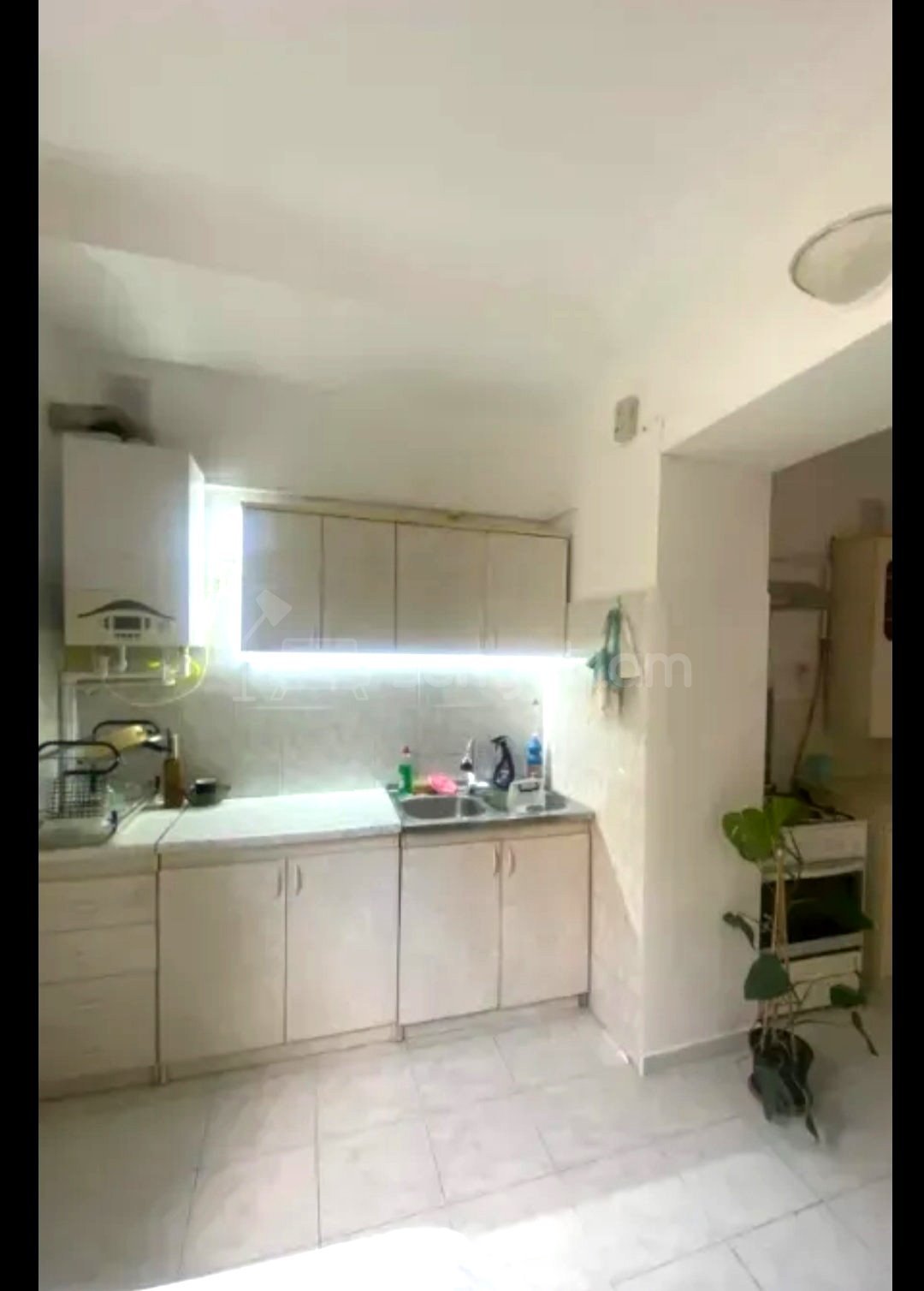 2 Սենյականոց Բնակարան Քարե Շենքում, 60քմ, 1/4 հարկ, Կապիտալ Վերանորոգված