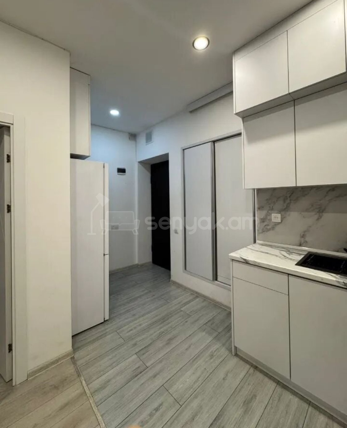 2 Սենյականոց Բնակարան Քարե Շենքում, 52քմ, 1/5 հարկ, Կապիտալ Վերանորոգված, Կահավորված