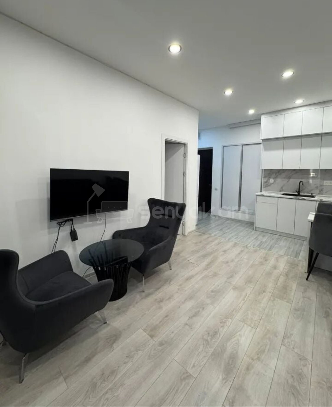 2 Սենյականոց Բնակարան Քարե Շենքում, 52քմ, 1/5 հարկ, Կապիտալ Վերանորոգված, Կահավորված