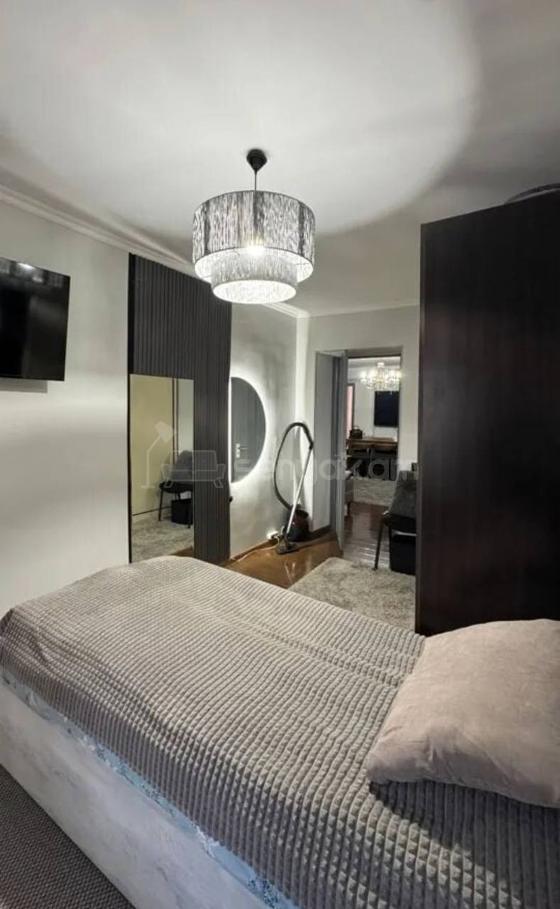 4 Սենյականոց Բնակարան Քարե Շենքում, 80քմ, 4/4 հարկ, Կապիտալ Վերանորոգված