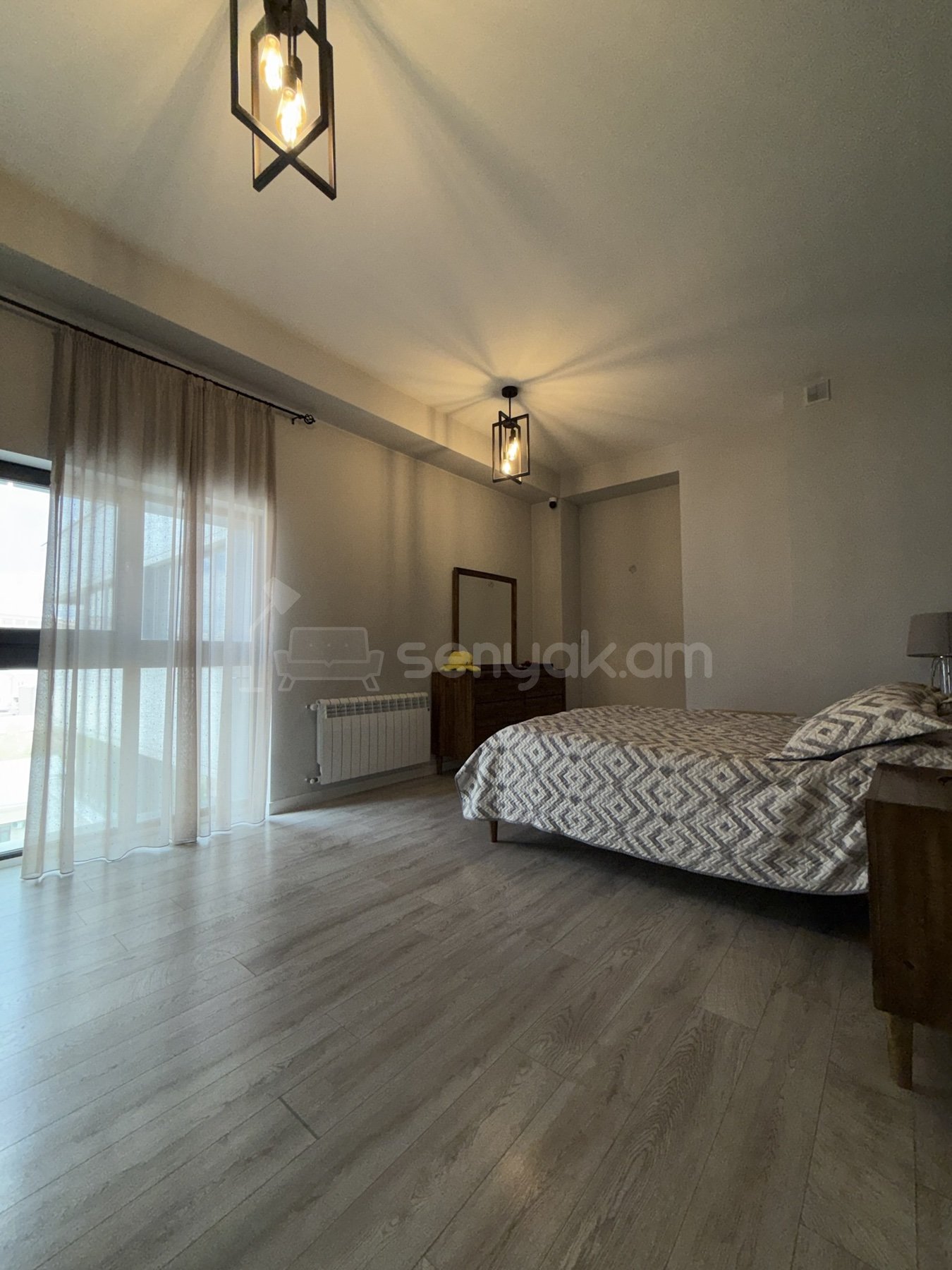 3 Սենյականոց Բնակարան Նորակառույցում, 99քմ, 8/18 հարկ, Դիզայներական Վերանորոգված