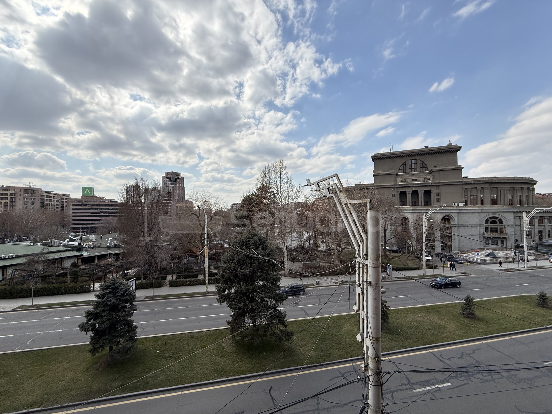 3 Սենյականոց Բնակարան Քարե Շենքում, 113քմ, 3/5 հարկ, Կոսմետիկ Վերանորոգված