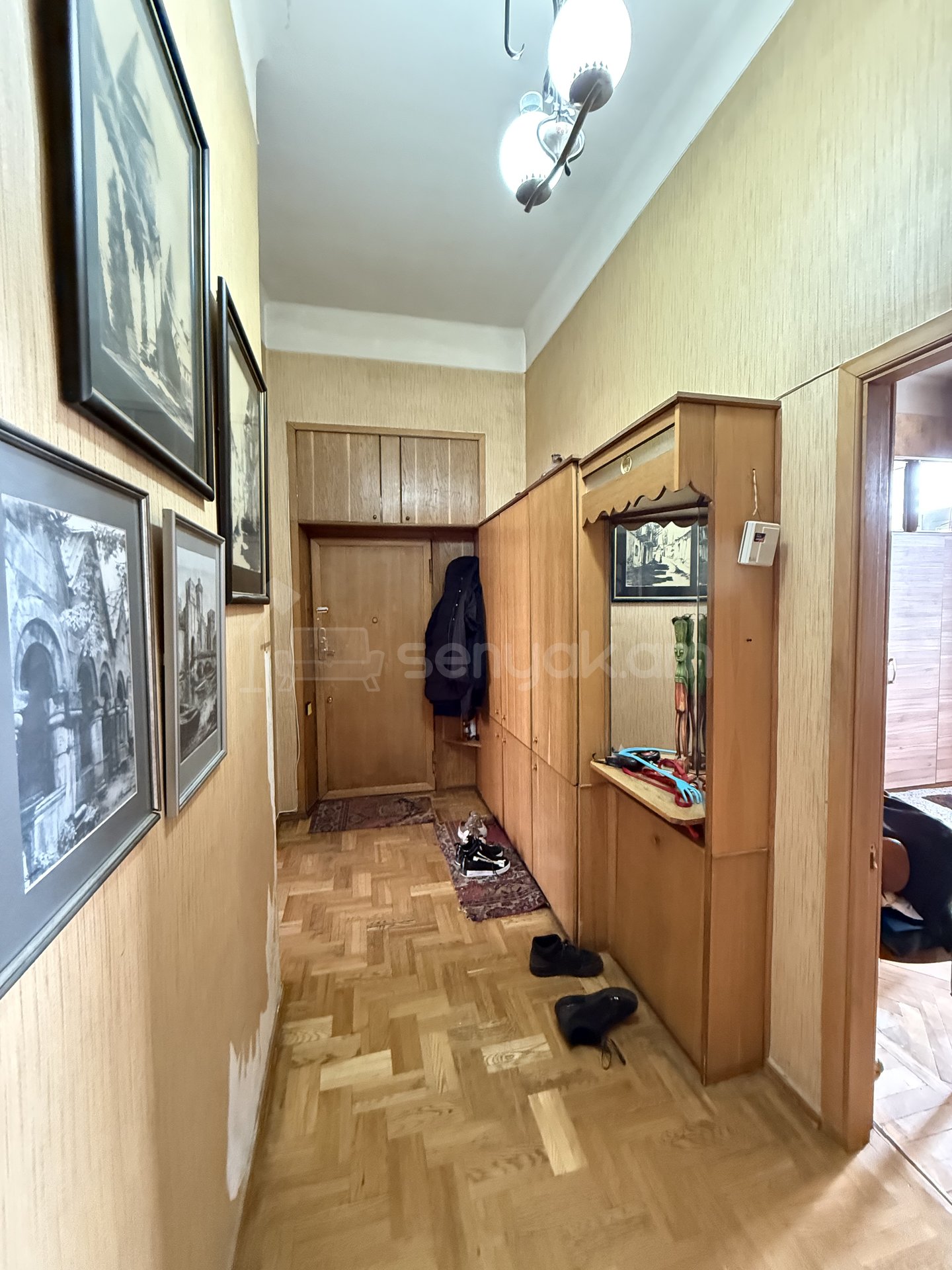 3 Սենյականոց Բնակարան Քարե Շենքում, 113քմ, 3/5 հարկ, Կոսմետիկ Վերանորոգված