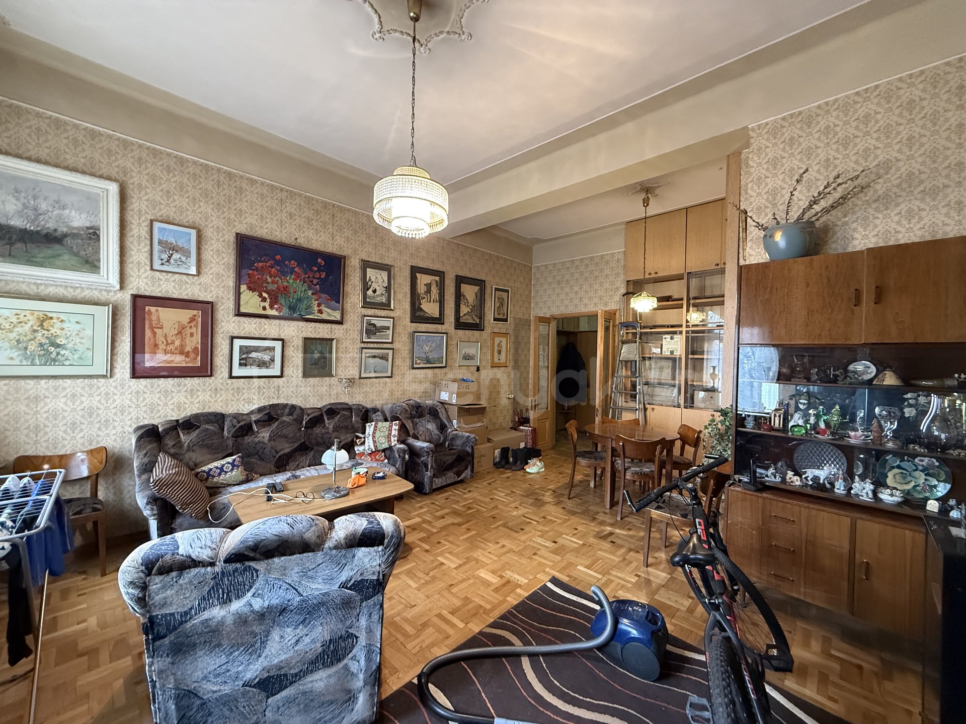 3 Սենյականոց Բնակարան Քարե Շենքում, 113քմ, 3/5 հարկ, Կոսմետիկ Վերանորոգված