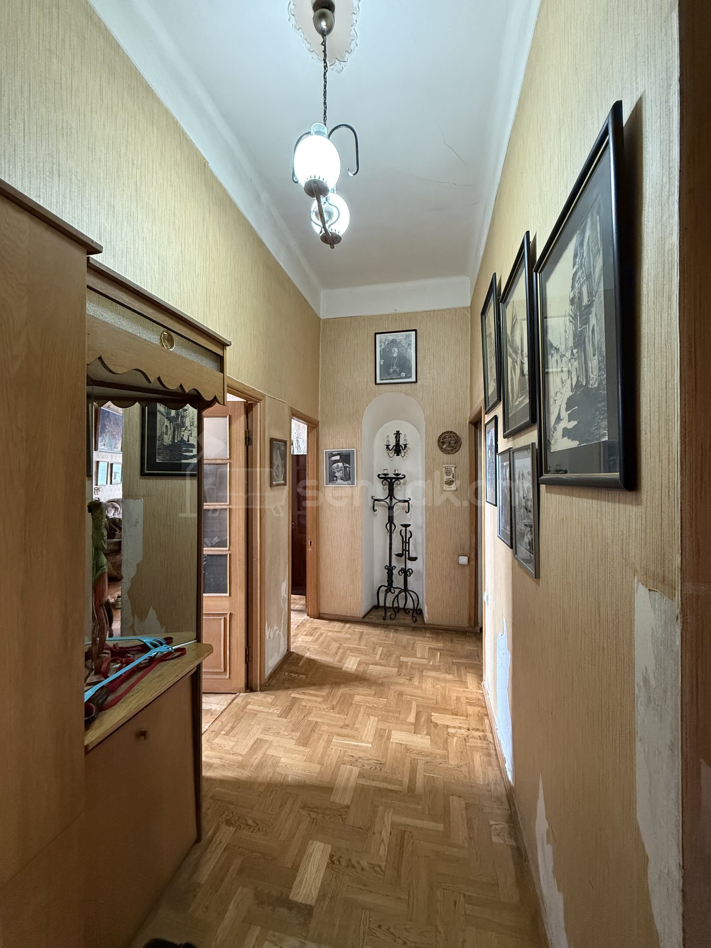 3 Սենյականոց Բնակարան Քարե Շենքում, 113քմ, 3/5 հարկ, Կոսմետիկ Վերանորոգված