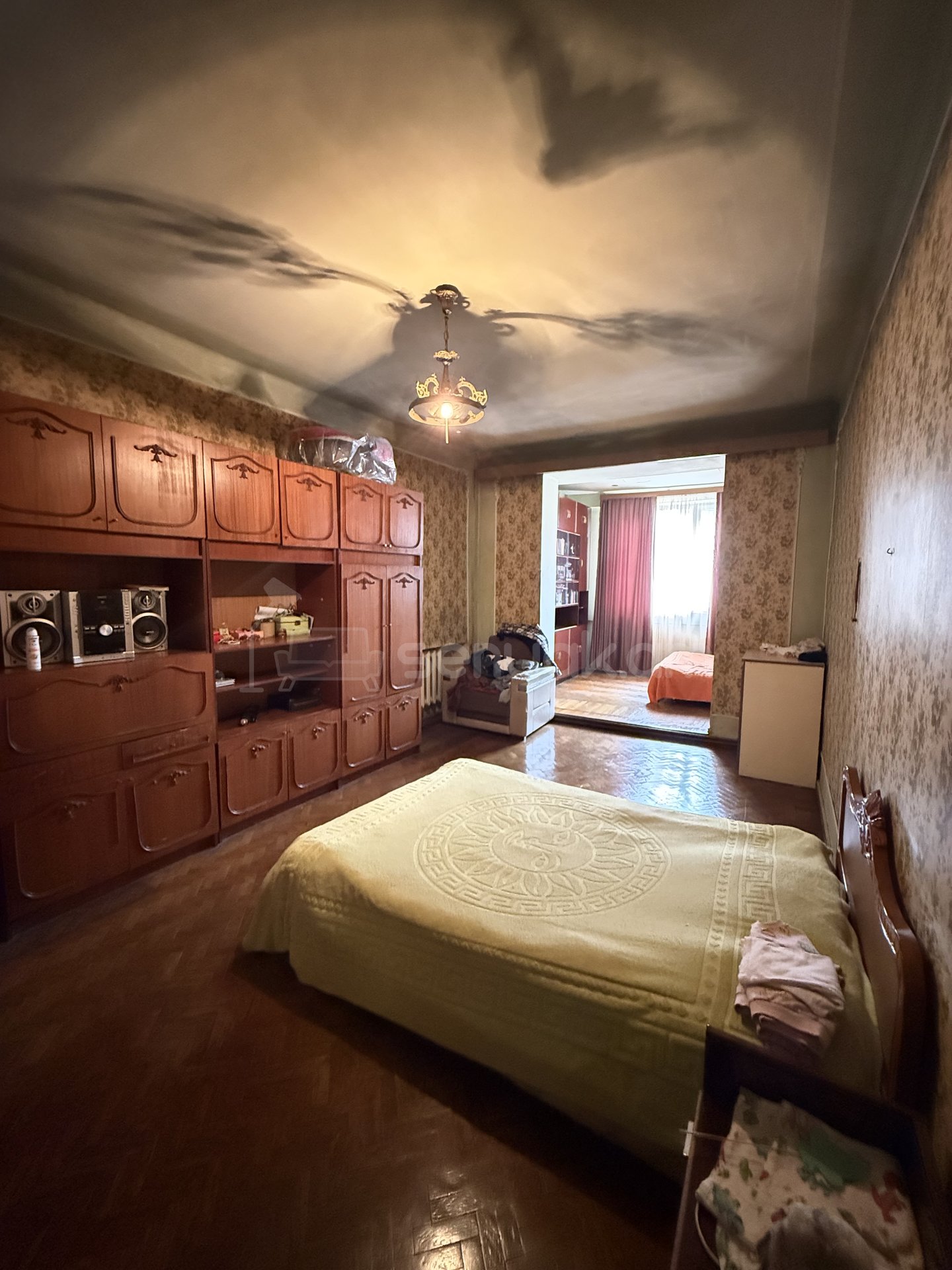 3 Սենյականոց Բնակարան Քարե Շենքում, 113քմ, 4/4 հարկ, Պետական Վիճակում