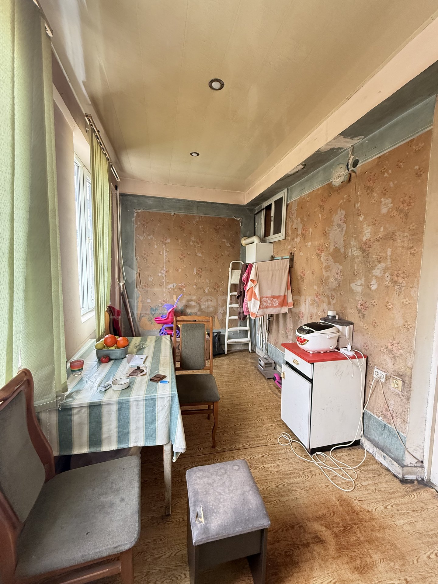 3 Սենյականոց Բնակարան Քարե Շենքում, 113քմ, 4/4 հարկ, Պետական Վիճակում