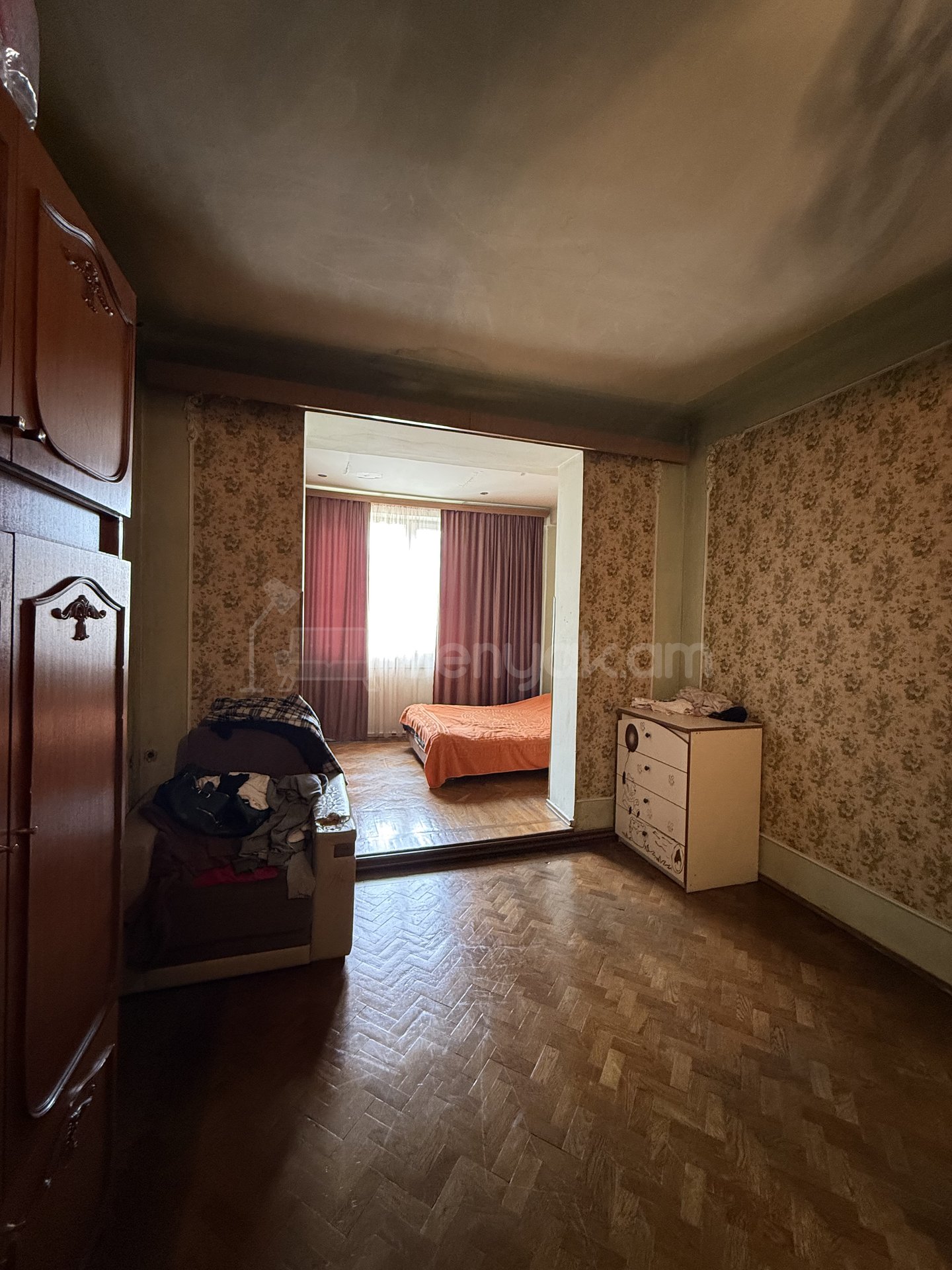 3 Սենյականոց Բնակարան Քարե Շենքում, 113քմ, 4/4 հարկ, Պետական Վիճակում