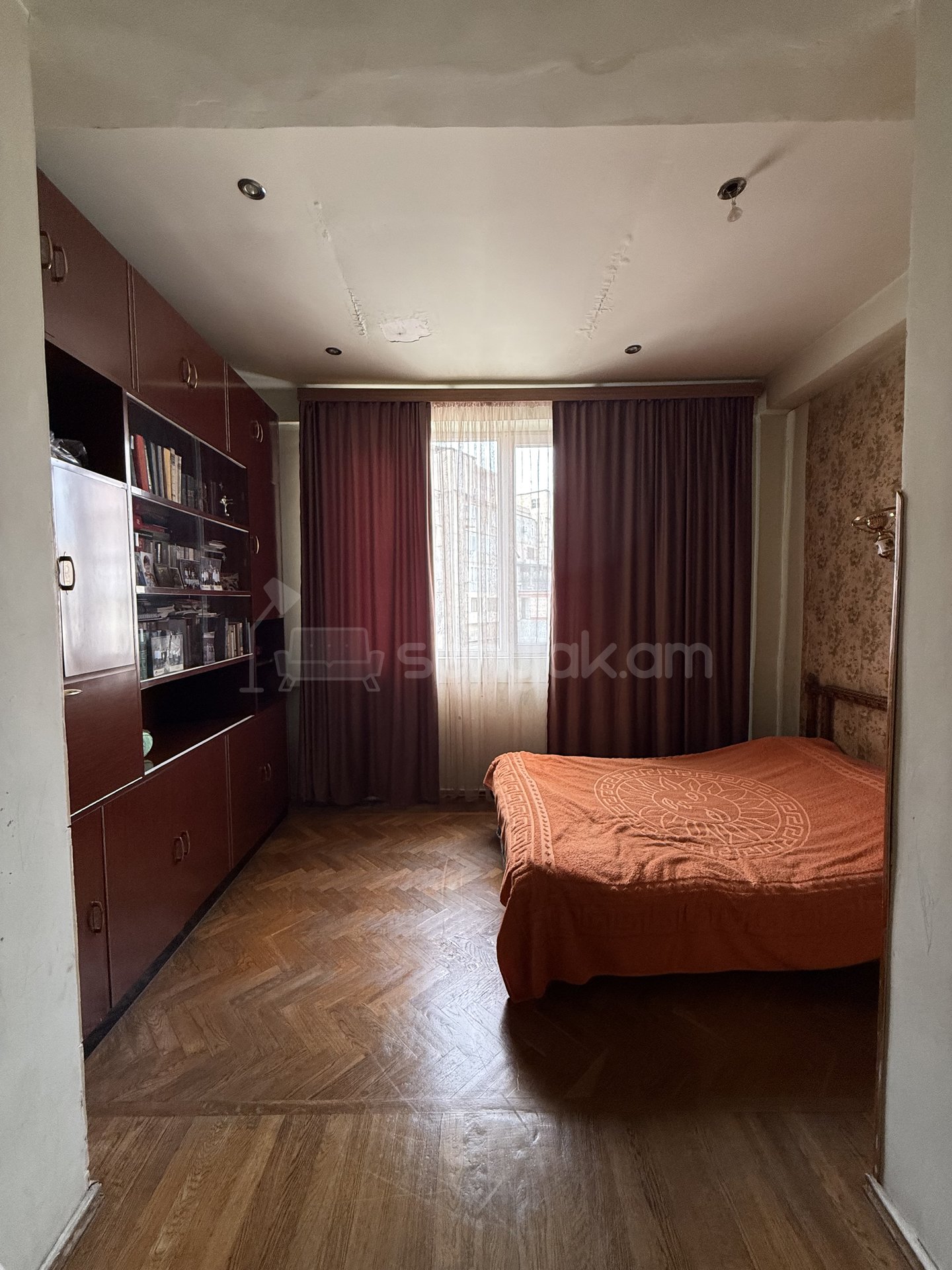 3 Սենյականոց Բնակարան Քարե Շենքում, 113քմ, 4/4 հարկ, Պետական Վիճակում