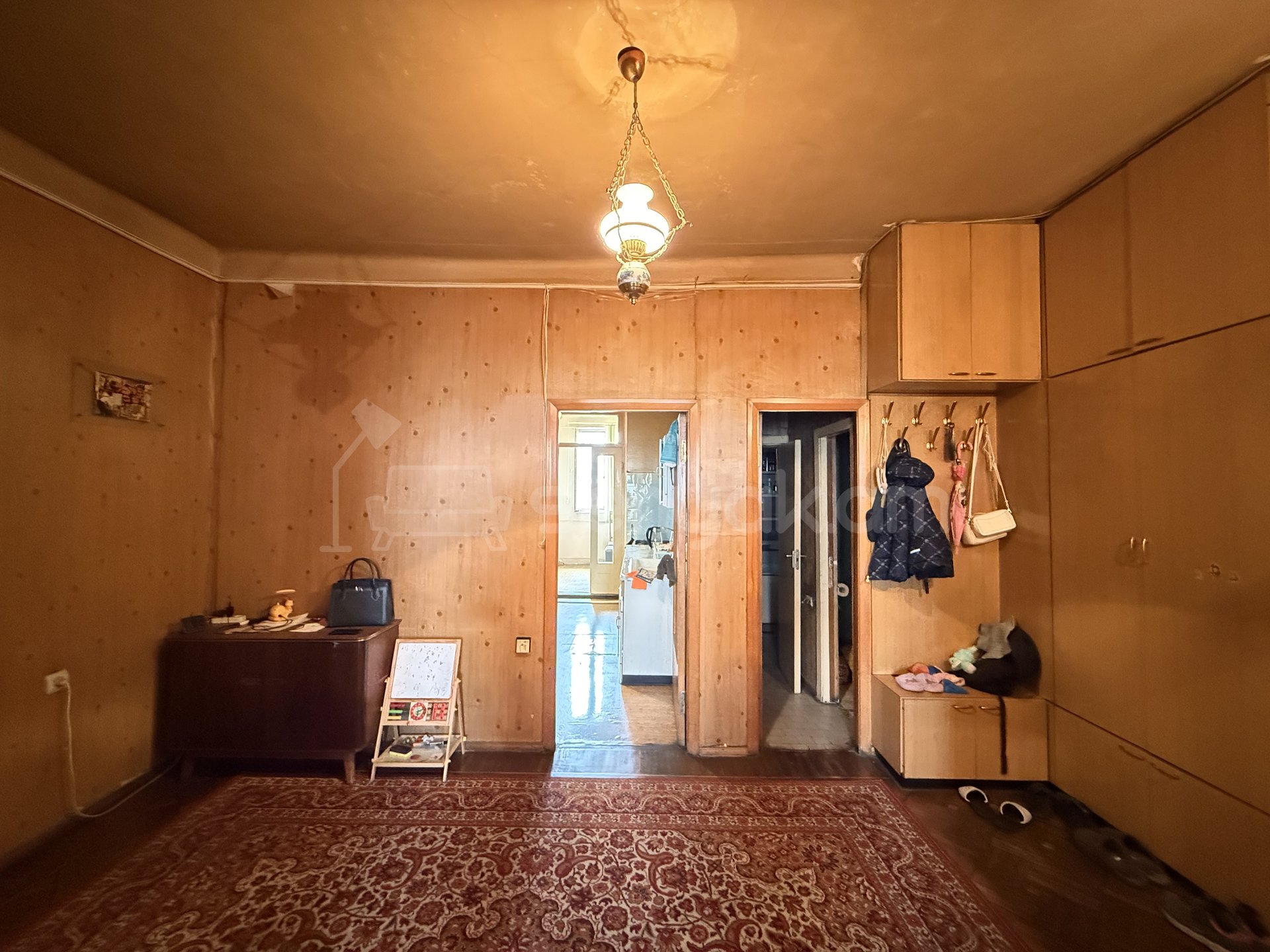 3 Սենյականոց Բնակարան Քարե Շենքում, 113քմ, 4/4 հարկ, Պետական Վիճակում