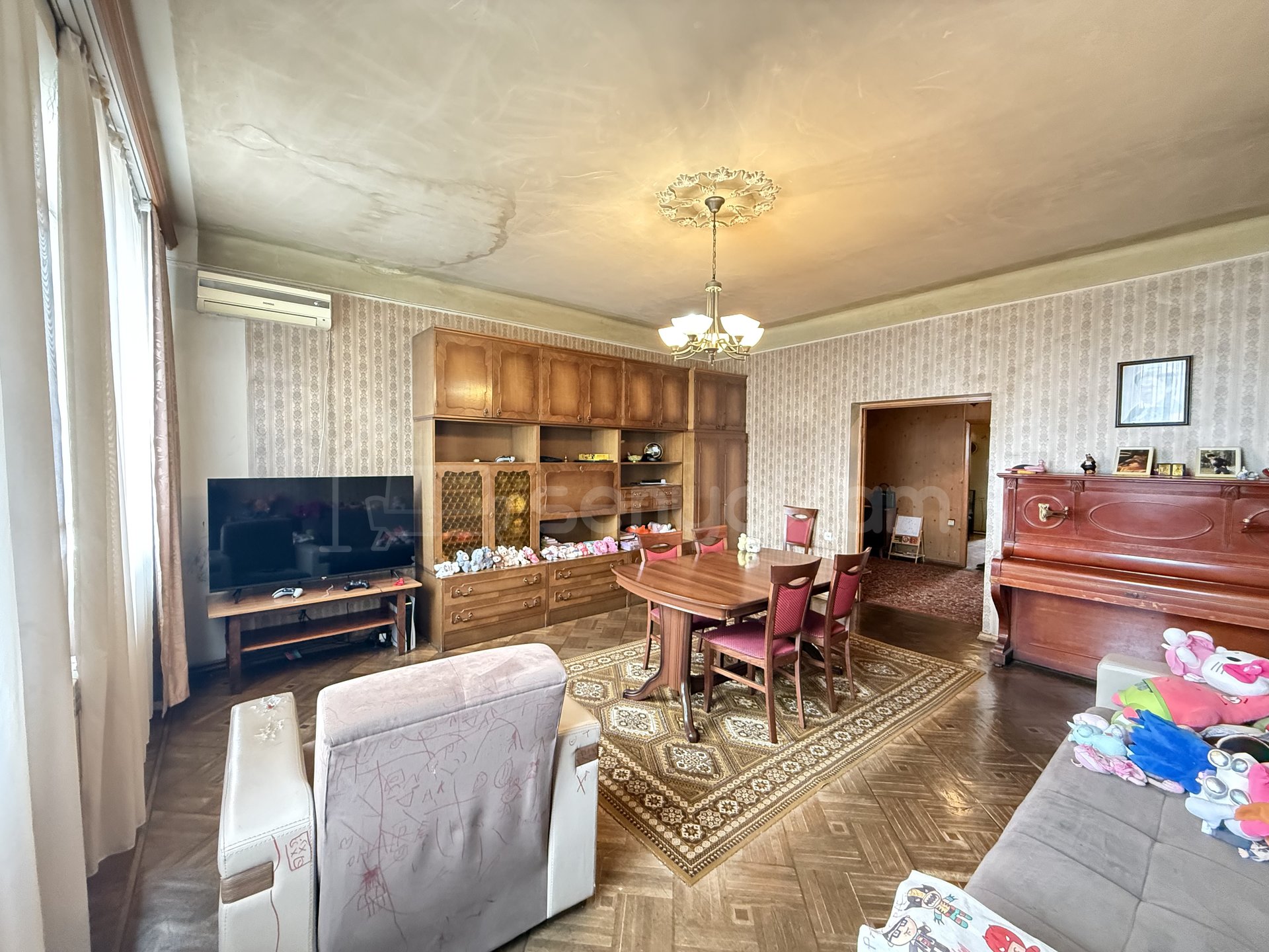 3 Սենյականոց Բնակարան Քարե Շենքում, 113քմ, 4/4 հարկ, Պետական Վիճակում