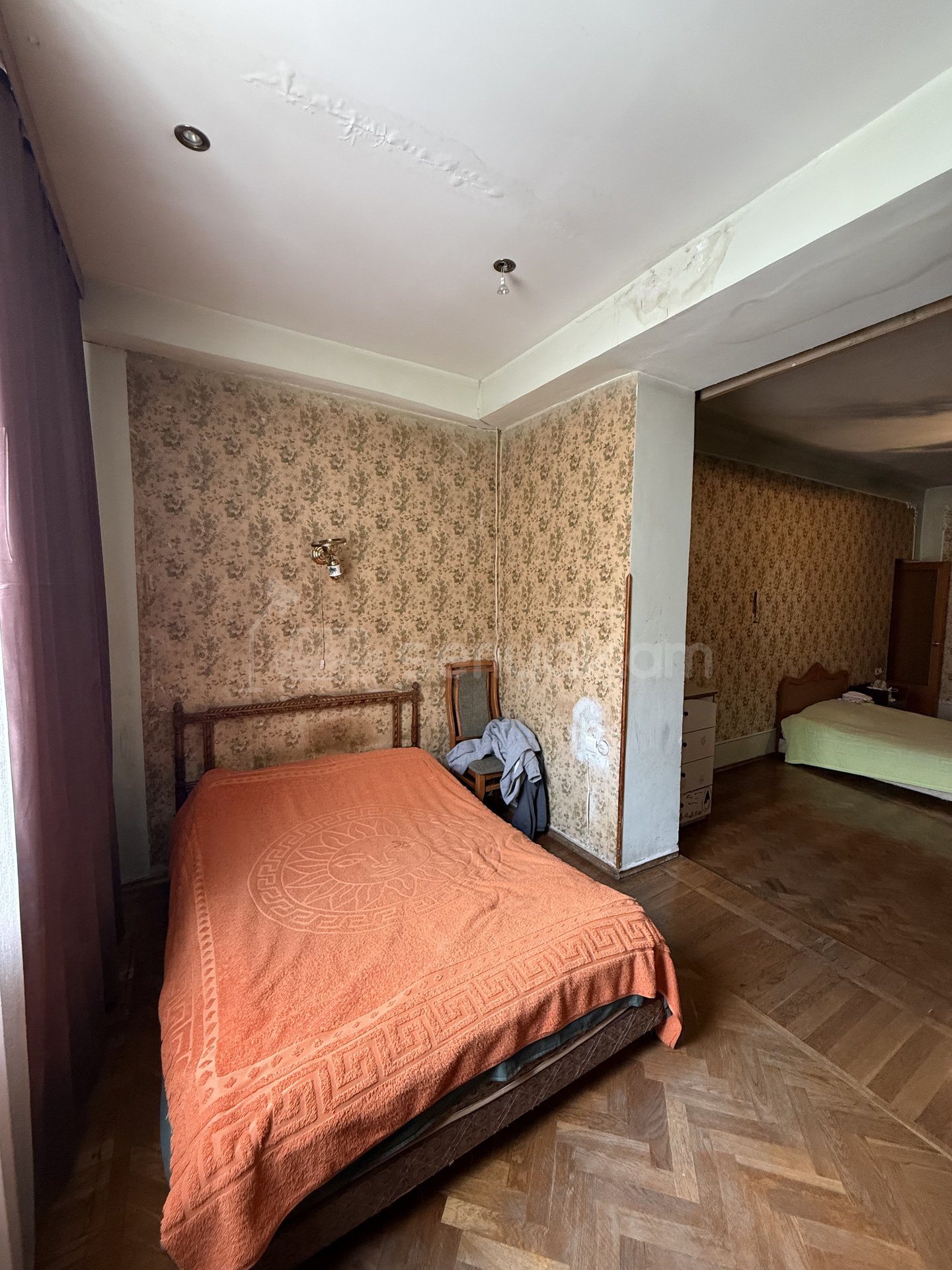 3 Սենյականոց Բնակարան Քարե Շենքում, 113քմ, 4/4 հարկ, Պետական Վիճակում